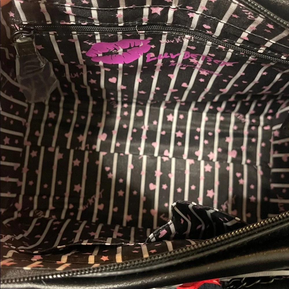 NWT Betsey Johnson 🌷 Tulip 🌷Floral Embroidered Black Handbag - Picture 3 of 13